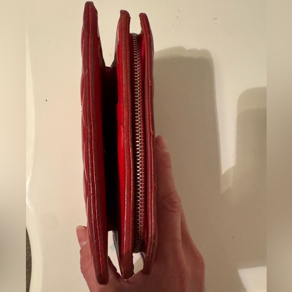 Chanel Small Classic Red Quilted Leather Wallet - Authentic - Picture 5 of 16